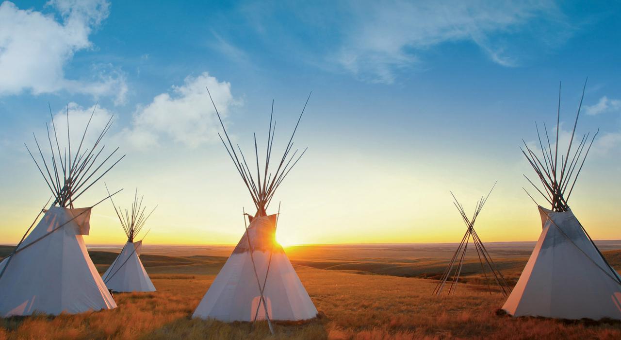 在一年一度的乌鸦庆典感受美国原住民的传统和文化