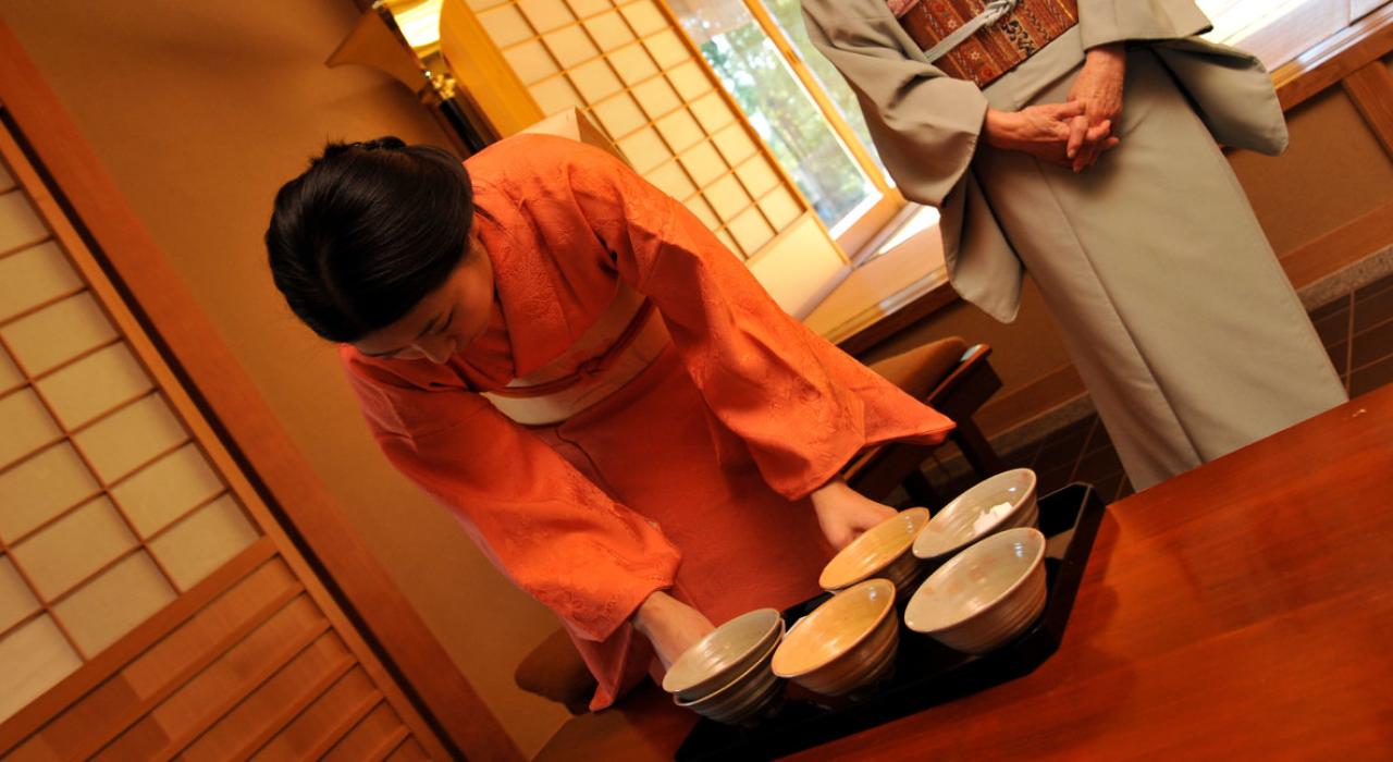 Practicing customs at Saginaw’s Japanese Cultural Center  Practicing customs at Saginaw’s Japanese Cultural Center