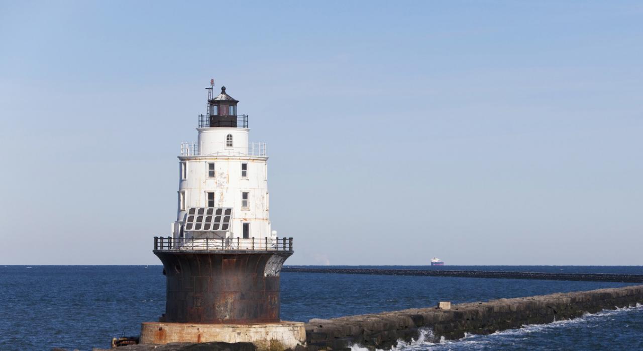位于刘易斯海岸边特拉华湾的避难港灯塔 位于刘易斯海岸边特拉华湾的避难港灯塔
