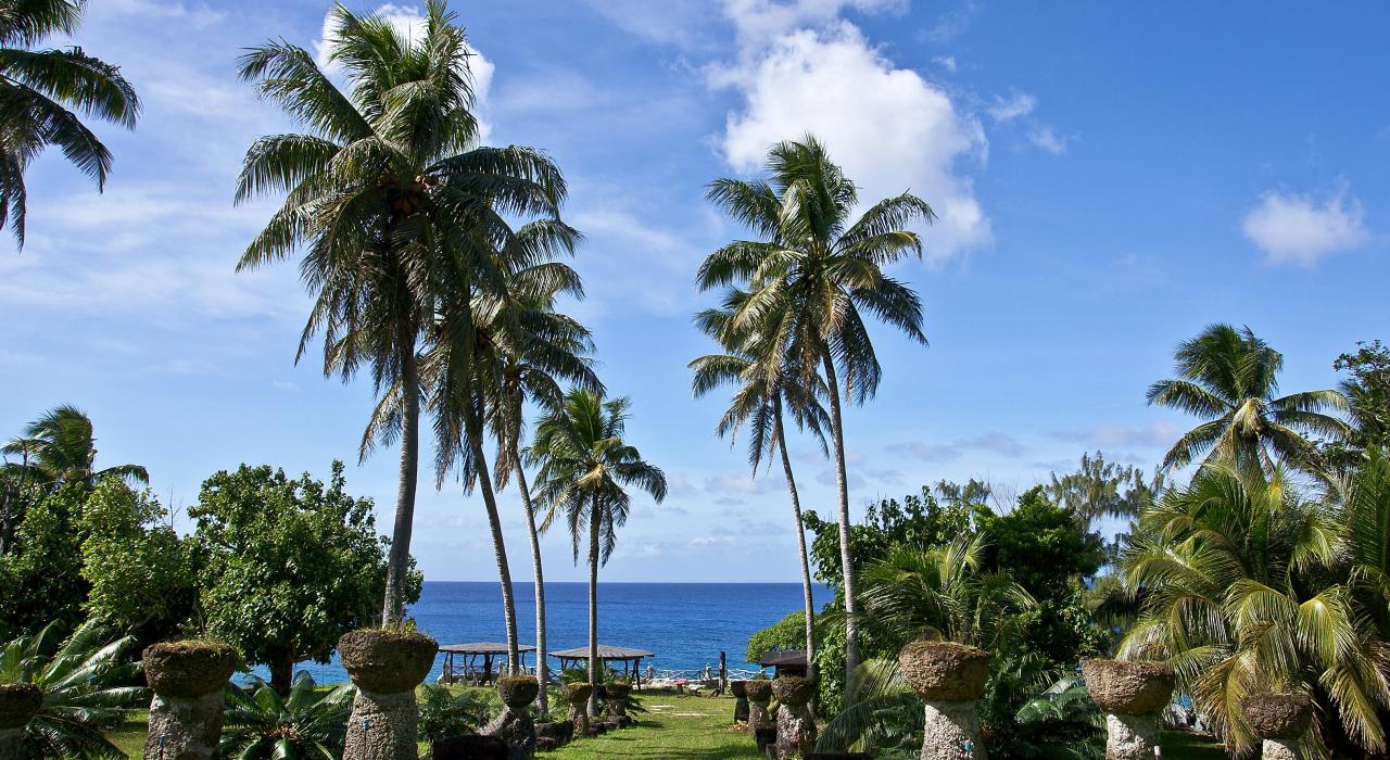 罗塔岛上的热情居民和神秘采石场 罗塔岛上的热情居民和神秘采石场