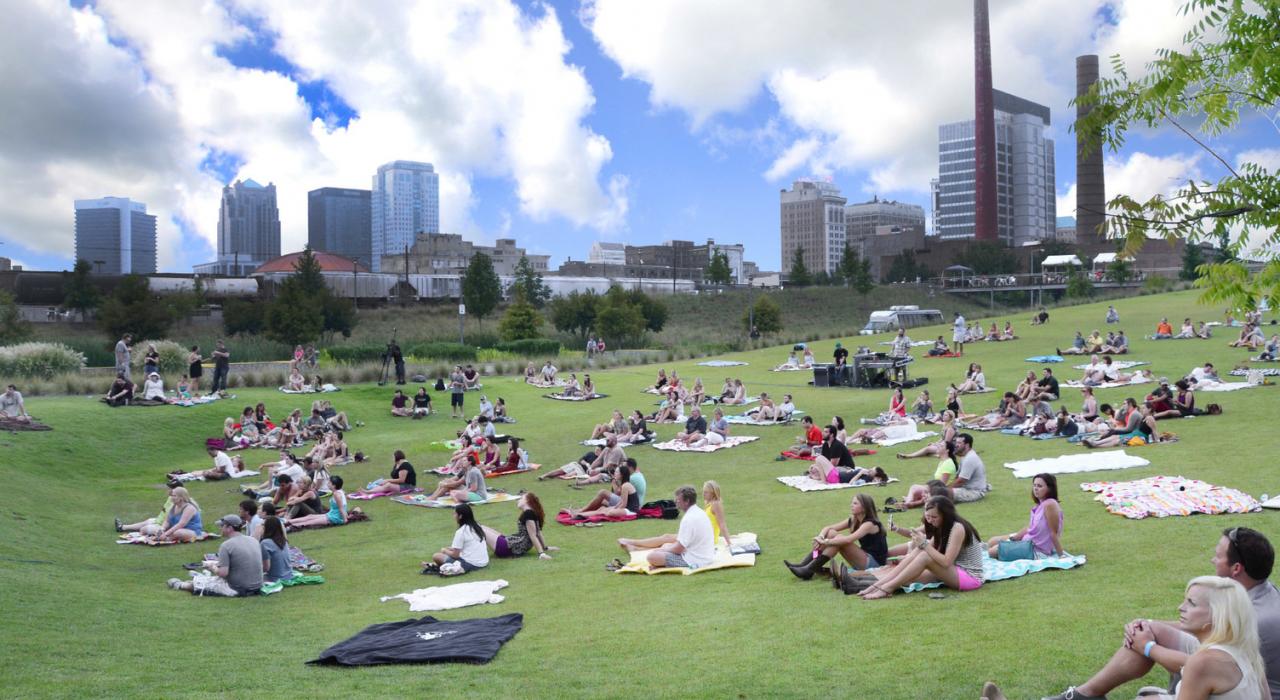 在铁路公园度过愉快的一天 在铁路公园度过愉快的一天