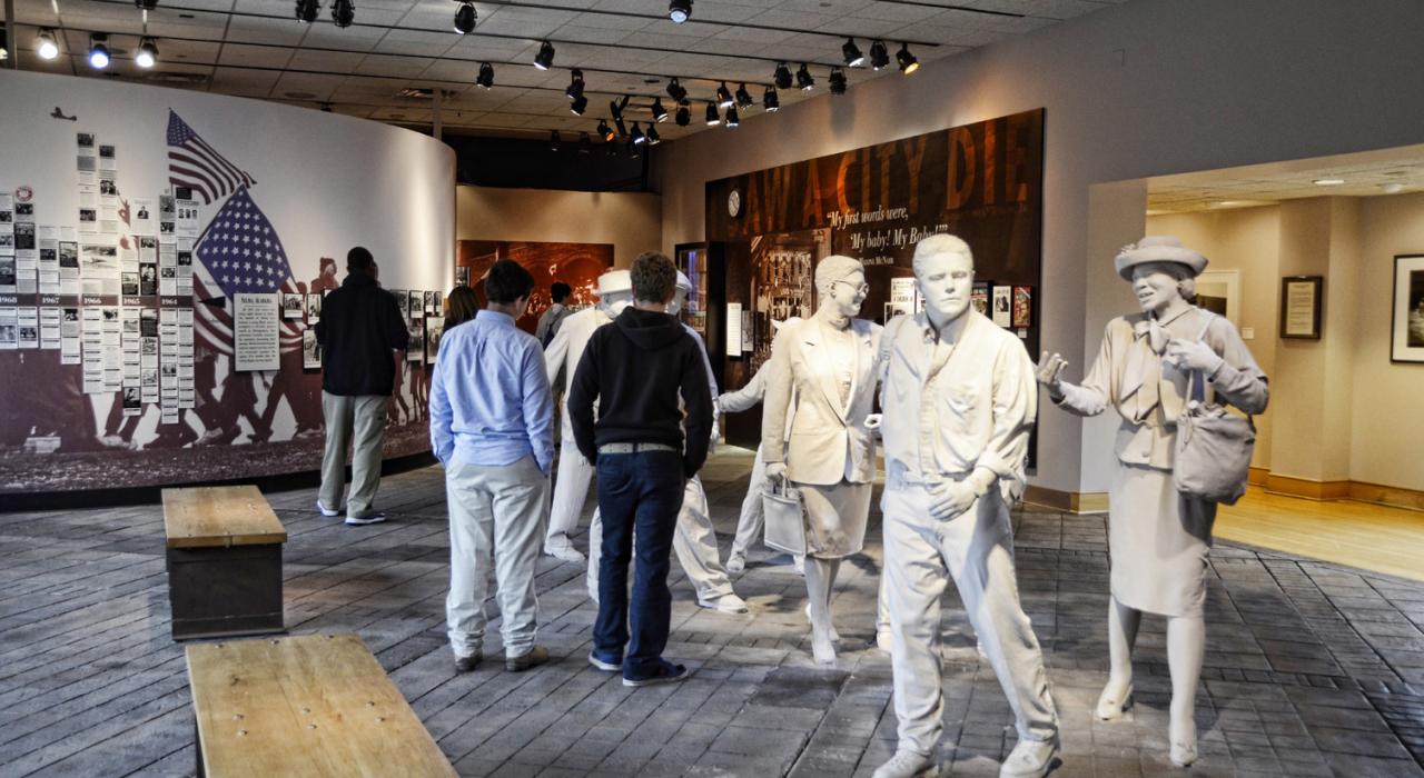 伯明翰民权研究所的雕塑 伯明翰民权研究所的雕塑