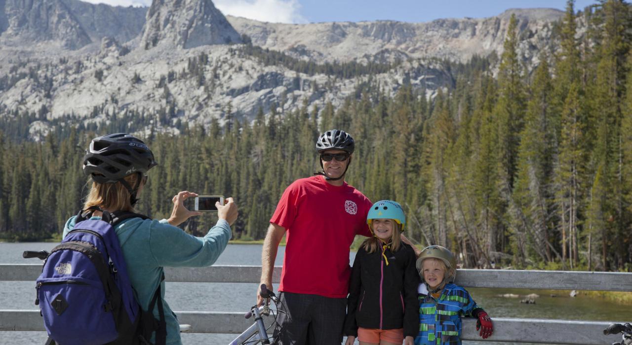 在马麦斯湖盆地和家人一起骑行，留下难忘回忆
