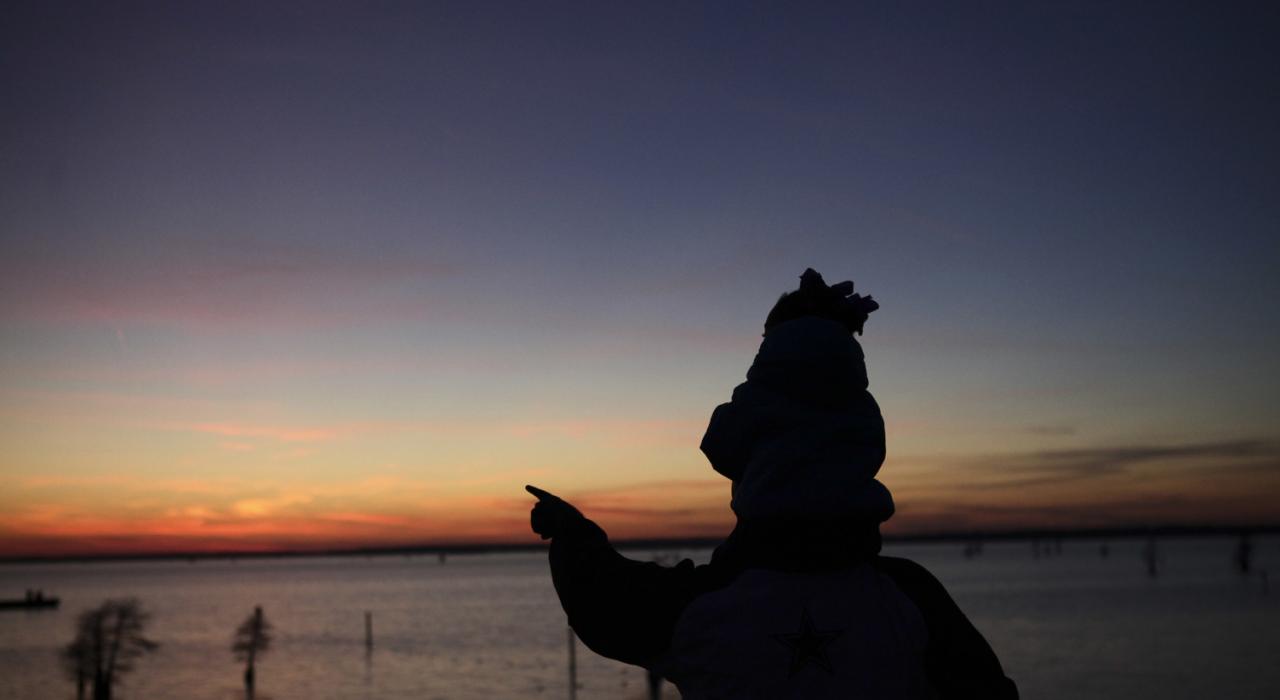 Earl G. Williamson Park 位于石油城喀多湖 (Caddo Lake) 沿岸,您可以在此欣赏到多彩的天空之景 Earl G. Williamson Park 位于石油城喀多湖 (Caddo Lake) 沿岸,您可以在此欣赏到多彩的天空之景