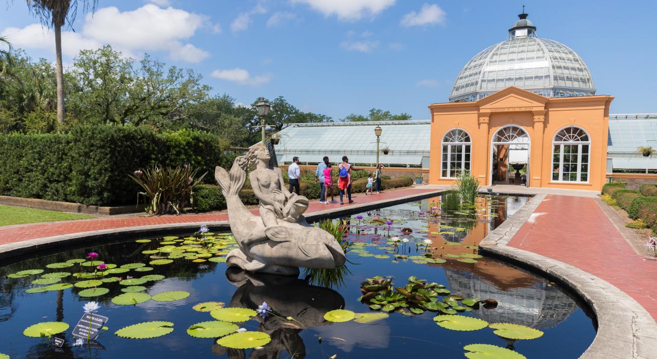 位于新奥尔良城市公园里植物园门口的喷泉