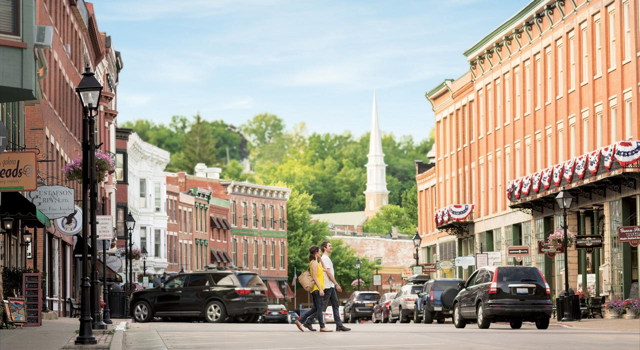 漫步游览伊利诺伊州加利纳的历史街区 漫步游览伊利诺伊州加利纳的历史街区