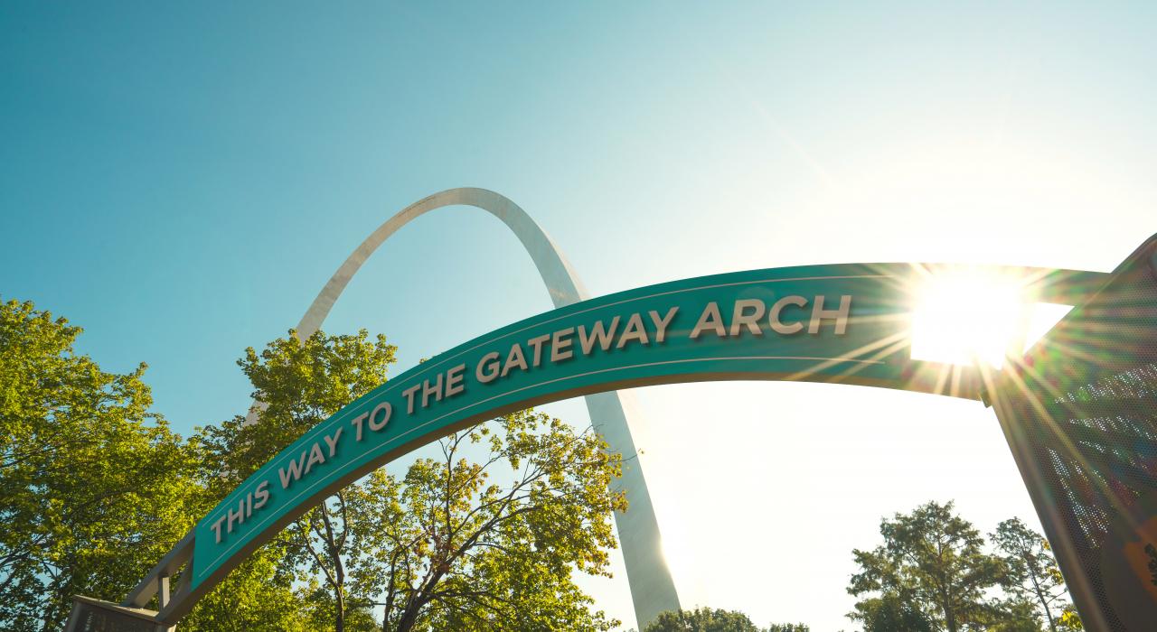 造访必去景点- 圣路易拱门 造访必去景点- 圣路易拱门