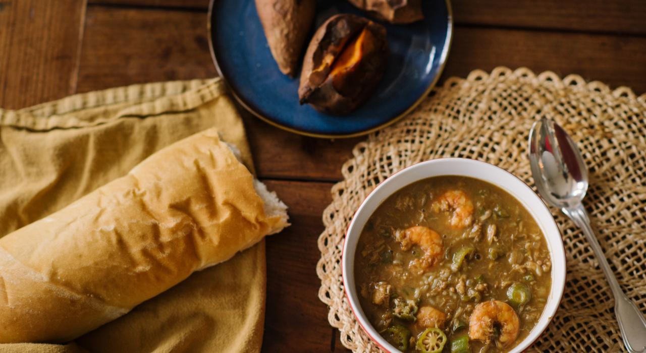 路易斯安那州倍受欢迎的菜式：新奥尔良海鲜秋葵浓汤