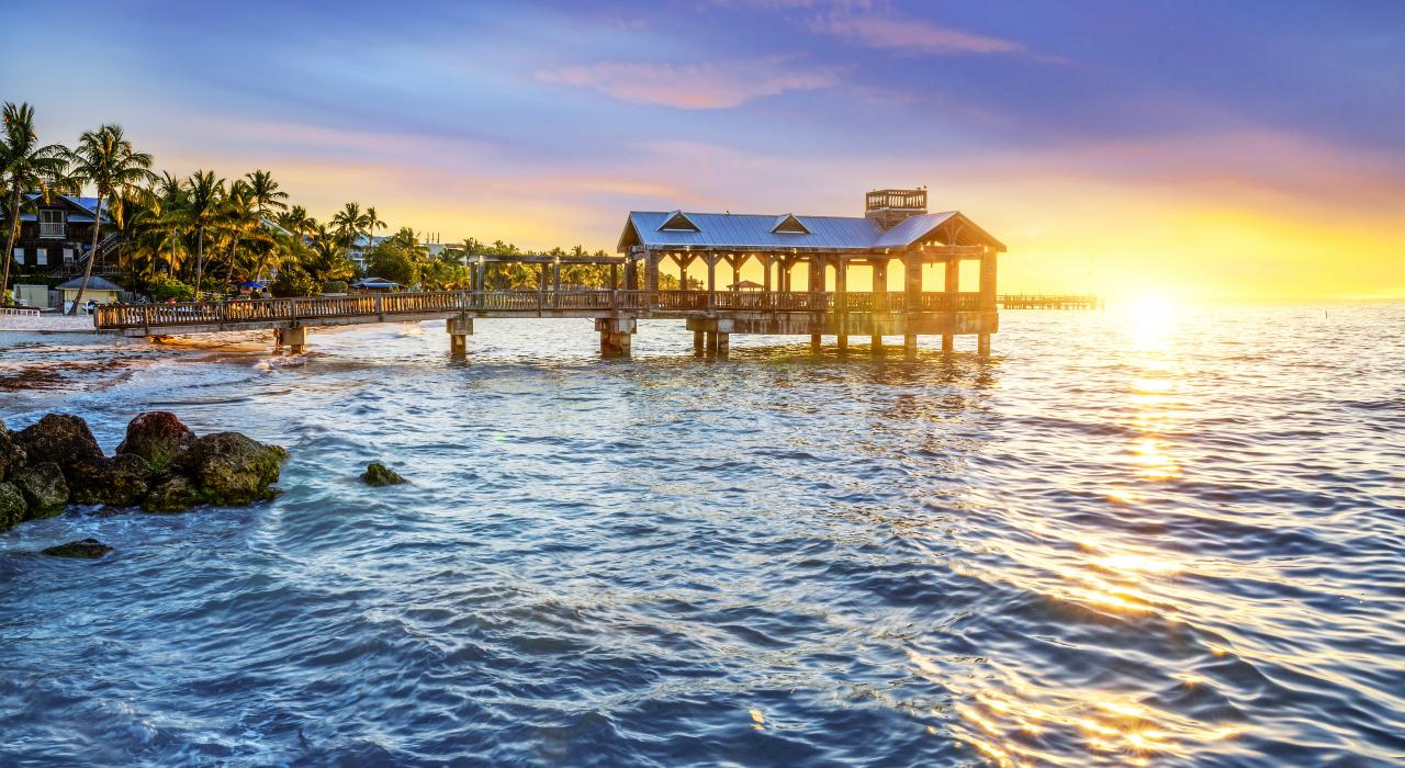 海水倒影美丽落日