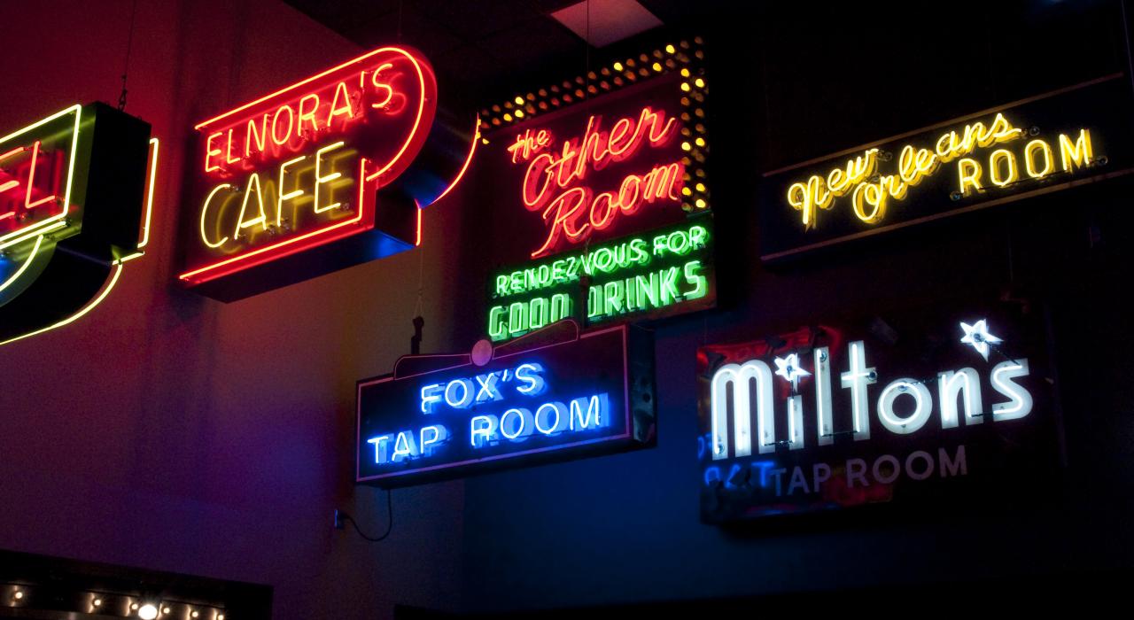 美国爵士乐博物馆的霓虹标志