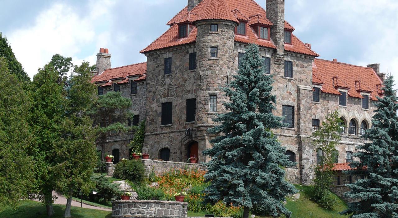 暗岛上宏伟的歌者城堡,原来是一座“狩猎小屋” 暗岛上宏伟的歌者城堡,原来是一座“狩猎小屋”