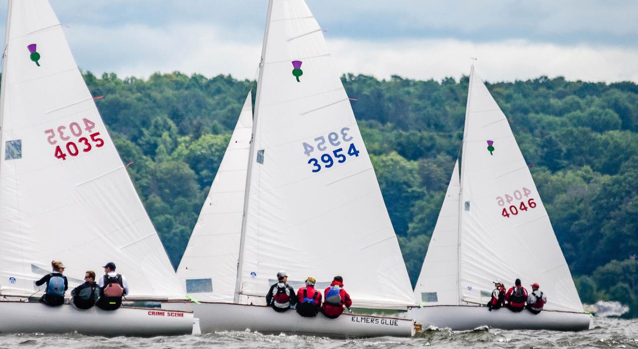 肖托夸湖上精彩刺激的帆船竞赛