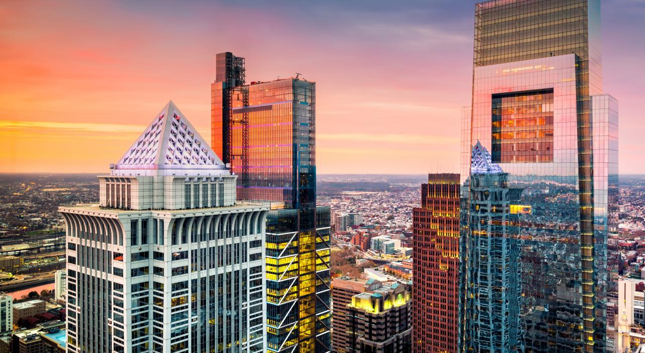 黄昏中的费城自由观景台 黄昏中的费城自由观景台