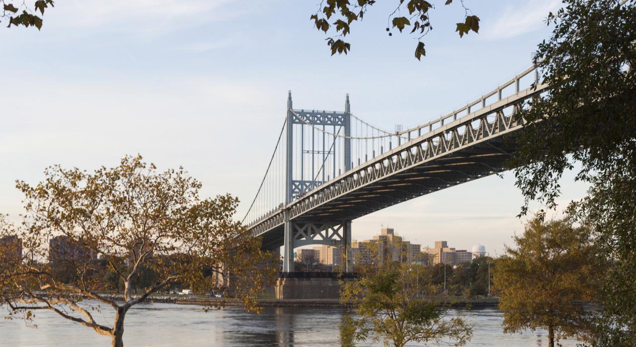 从阿斯托利亚公园看到的三区桥 从阿斯托利亚公园看到的三区桥