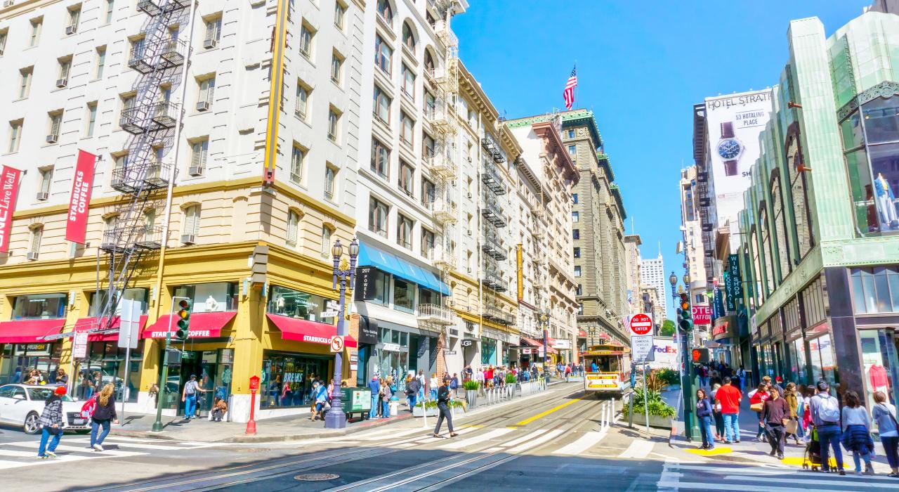 在鲍威尔街上的精品特色店