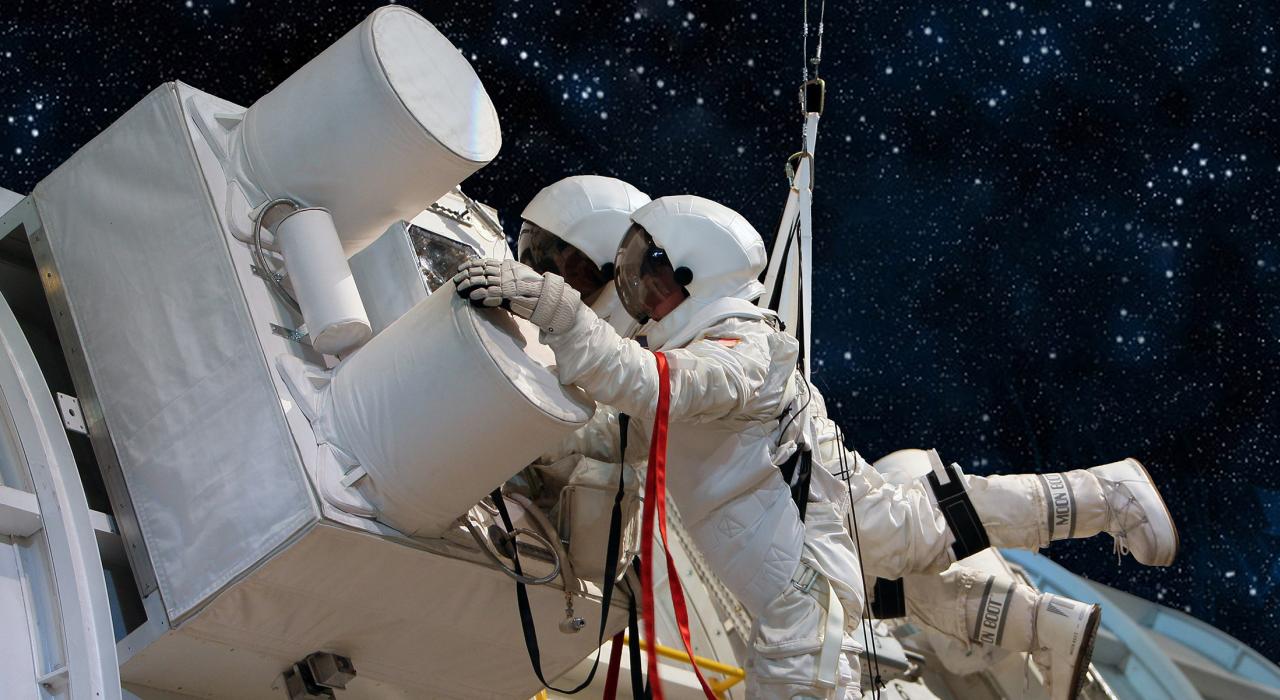 在美国太空训练营接受实际操作培训阿拉巴马州亨茨维尔美国太空火箭中心