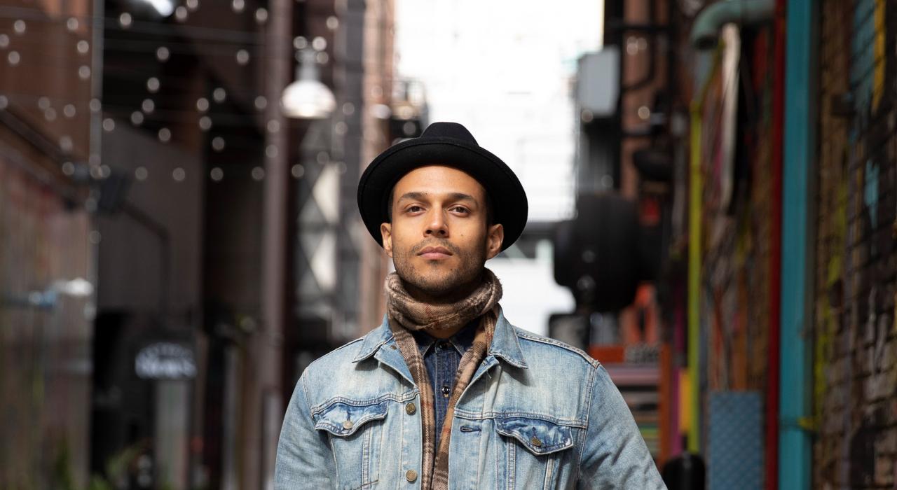 Omar Aragones 在密西根州底特律 Omar Aragones 在密西根州底特律