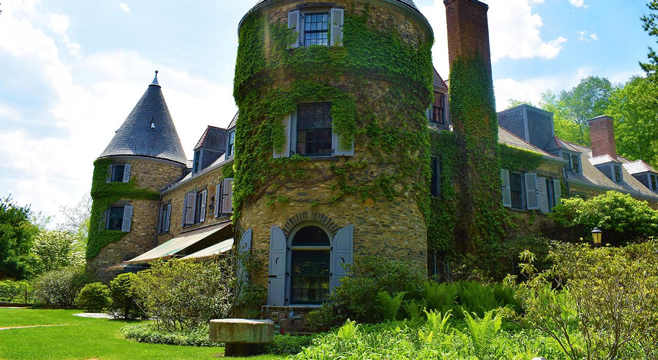 宾夕法尼亚州波科诺山的地标灰塔豪宅 宾夕法尼亚州波科诺山的地标灰塔豪宅