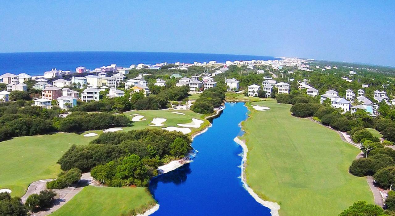 Kiva Dunes 高尔夫球场是 14 个地区球场的其中之一