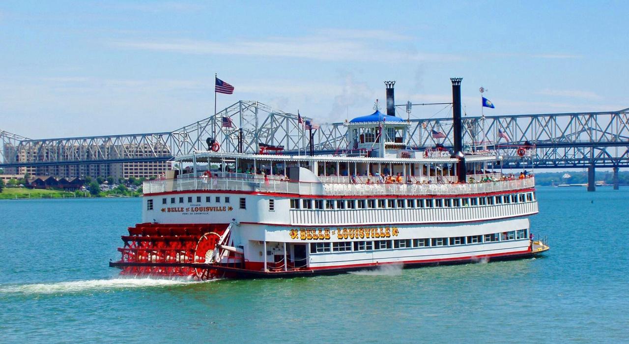 乘坐 Belle of Louisville 观光游轮在水上游览城市美景 乘坐 Belle of Louisville 观光游轮在水上游览城市美景