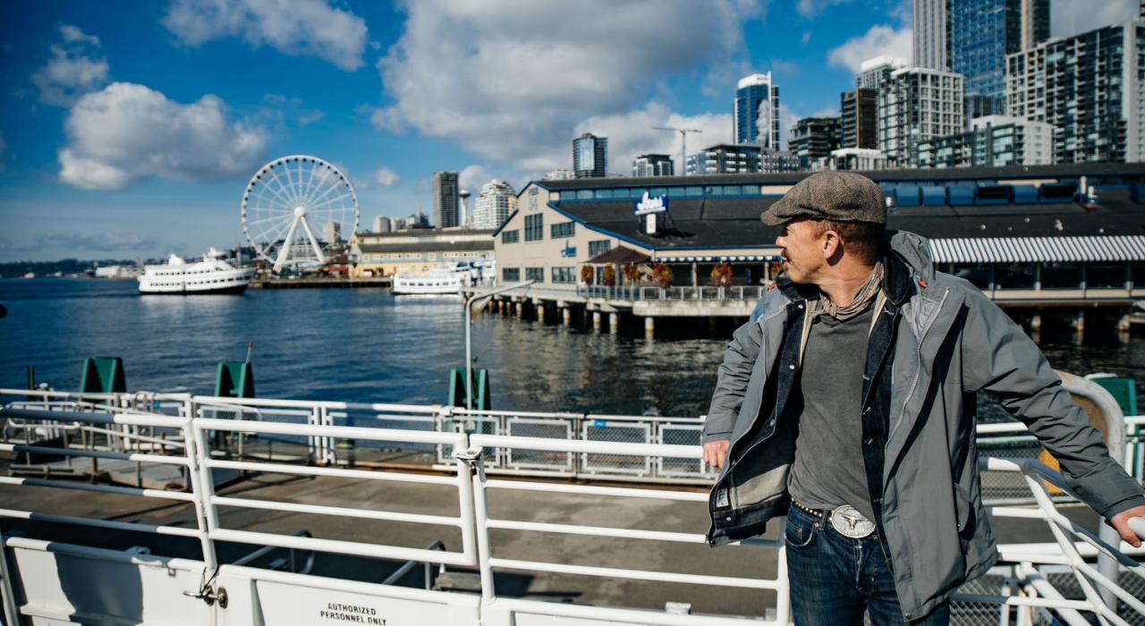 Foy Vance 凝视着西雅图摩天轮 Foy Vance 凝视着西雅图摩天轮