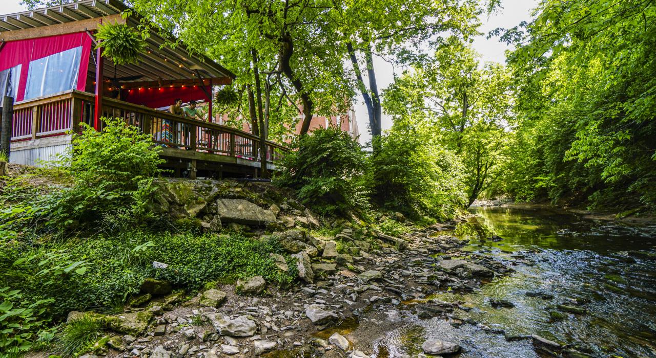 列克星敦 Break Room at Pepper 露台上的河畔风景 列克星敦 Break Room at Pepper 露台上的河畔风景