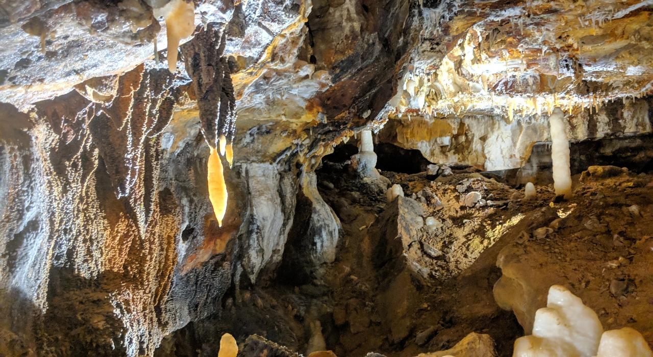 水晶洞穴 水晶洞穴