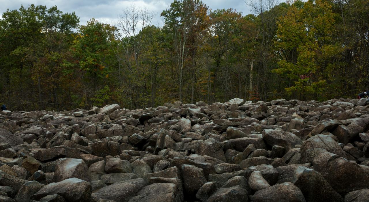 响石公园的发声石头