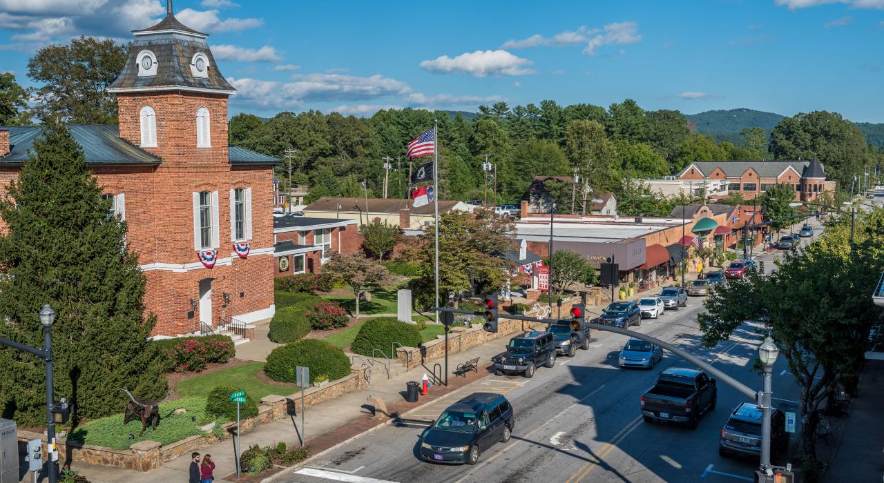 迷人的北卡罗来纳州布雷瓦德市区