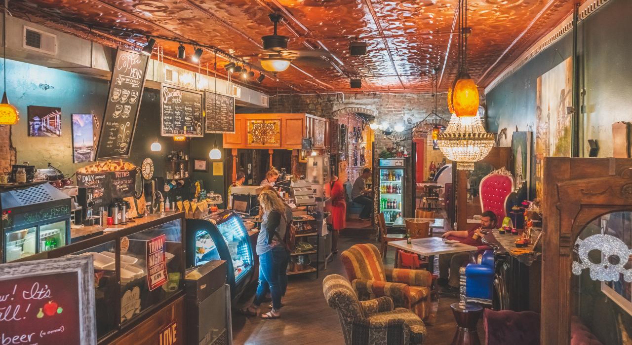 Creme Coffee House 咖啡馆迷人的装饰细节