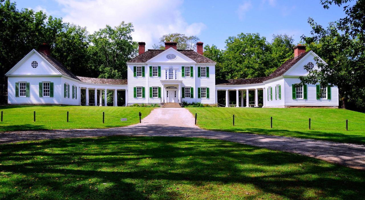 西弗吉尼亚州帕克斯堡布伦纳哈塞特岛历史州立公园的 Blennerhassett 庄园