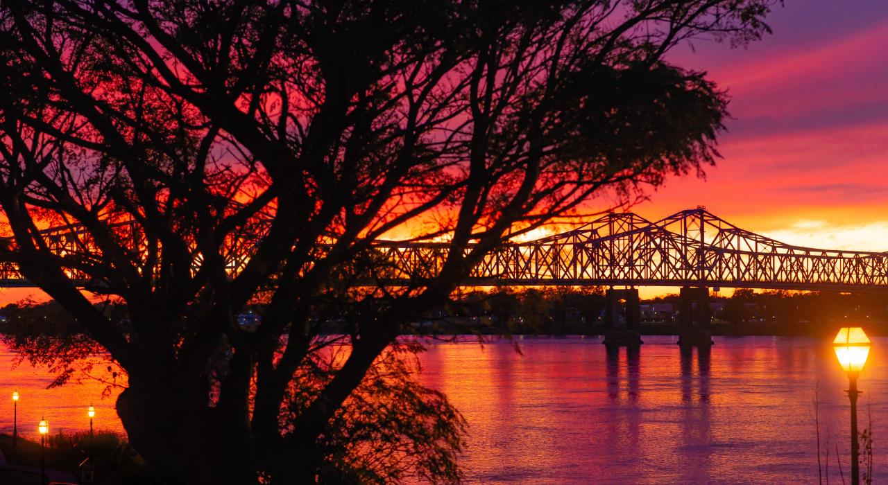 宛如特艺色彩一般的密西西比河夕阳美景 宛如特艺色彩一般的密西西比河夕阳美景