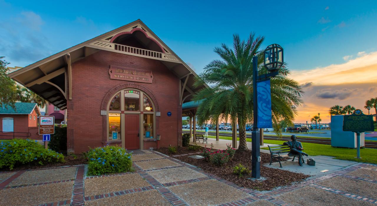 阿米莉亚岛游客中心——设在一个历史悠久的火车站内