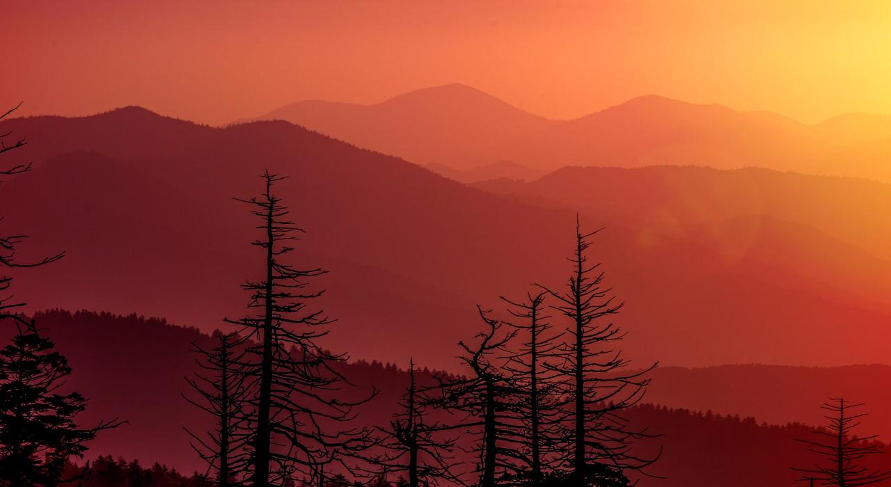 大烟山国家公园内的瑰丽日落风景 大烟山国家公园内的瑰丽日落风景