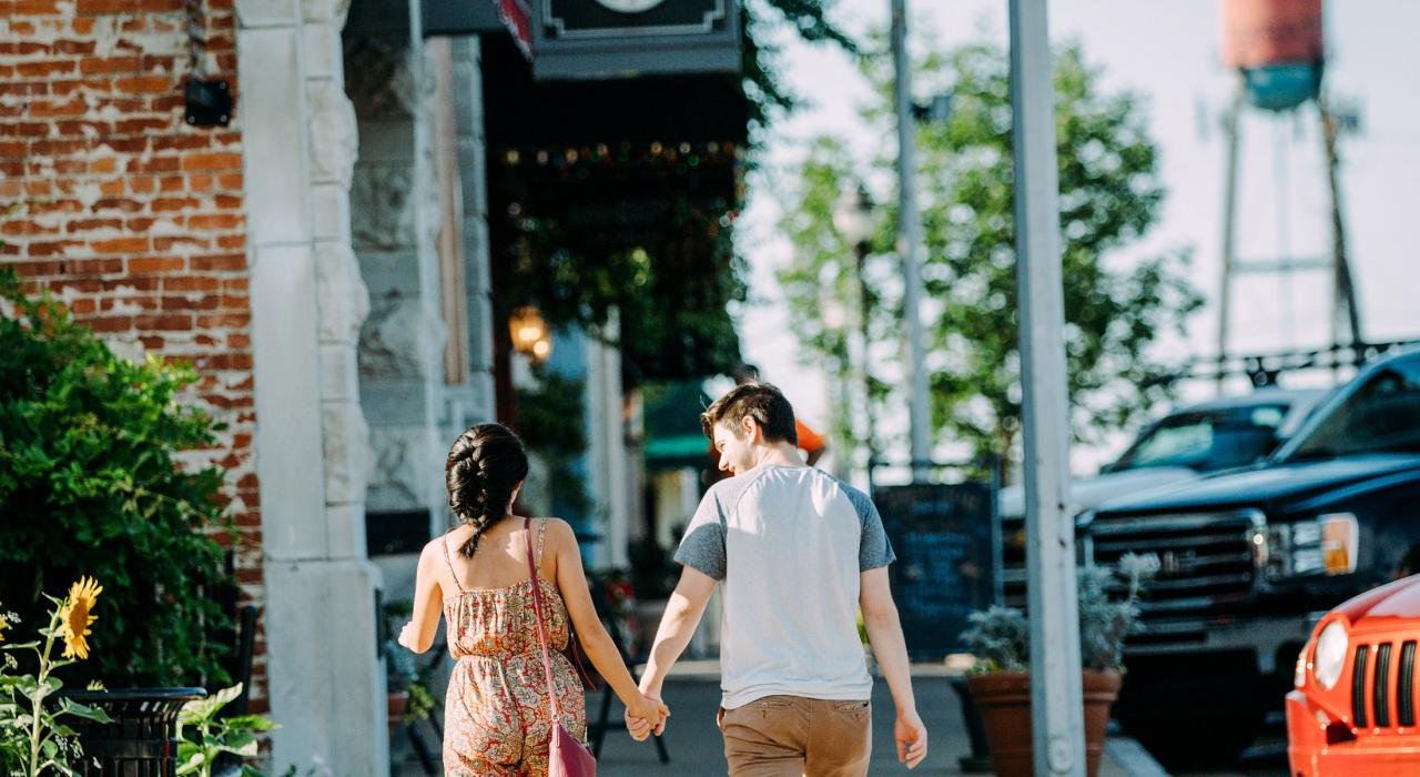 漫步在迷人的市中心