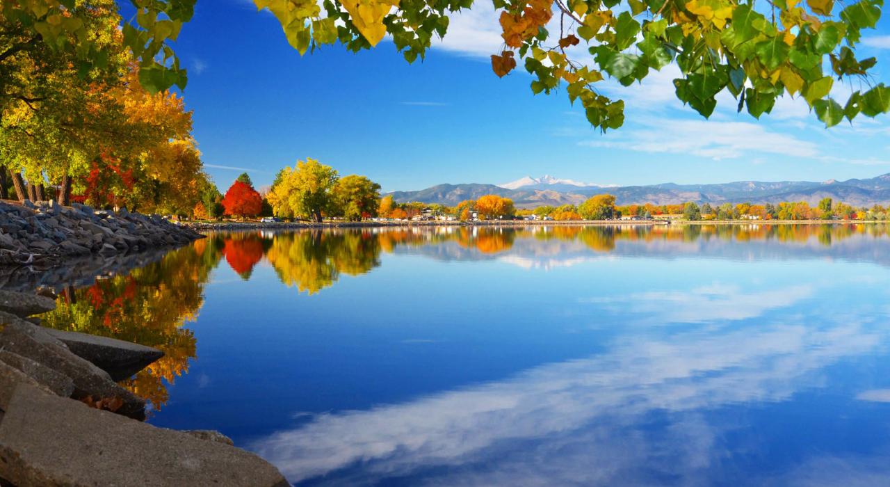 拉夫兰湖畔一个宁静的秋日