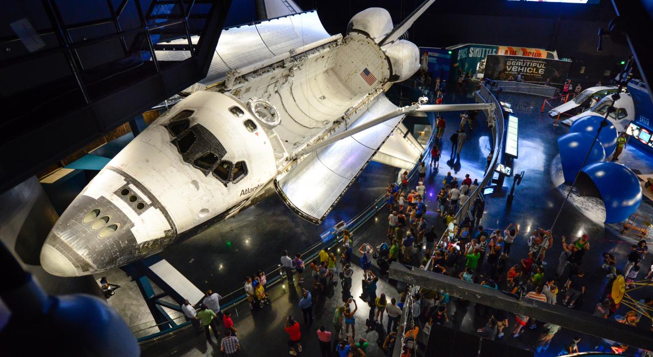 肯尼迪航天中心展出的亚特兰蒂斯号航天飞船
