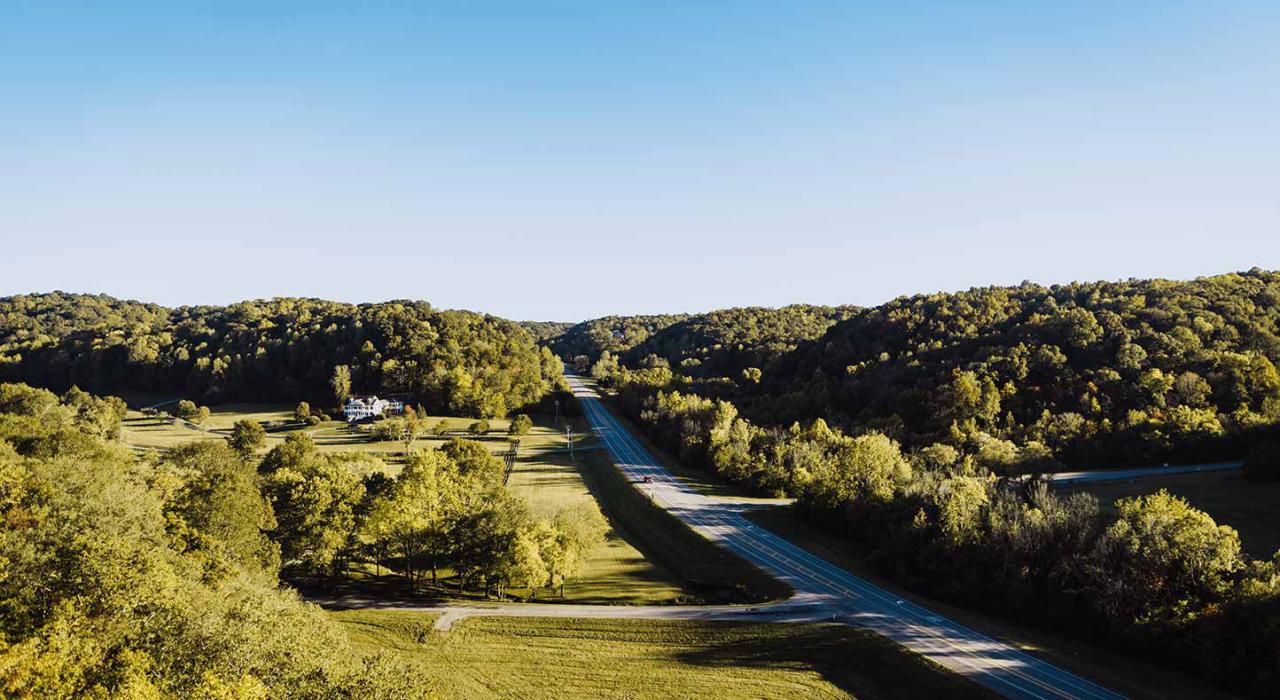 欣赏富兰克林周边的优美风景,体验宁静的驾车之旅 欣赏富兰克林周边的优美风景,体验宁静的驾车之旅