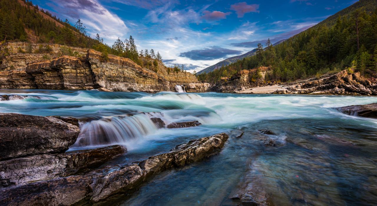 库特奈河的潺潺流水