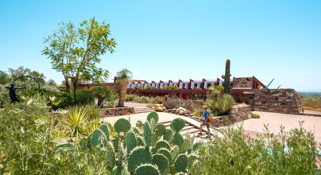 陪伴建筑师弗兰克·劳埃德·赖特度过多个冬季的西塔里埃森 陪伴建筑师弗兰克·劳埃德·赖特度过多个冬季的西塔里埃森