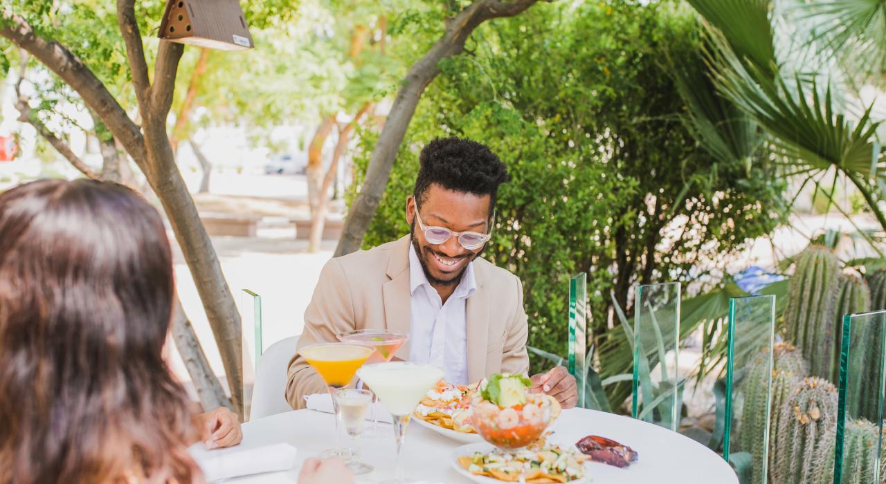 斯科茨代尔老城区的露天用餐 斯科茨代尔老城区的露天用餐
