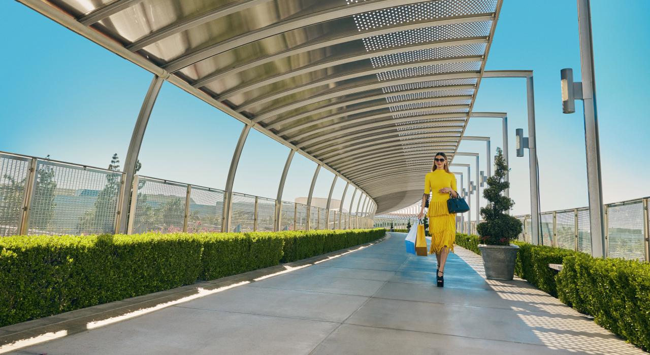 加利福尼亚州科斯塔梅萨南海岸广场的一个入口 加利福尼亚州科斯塔梅萨南海岸广场的一个入口