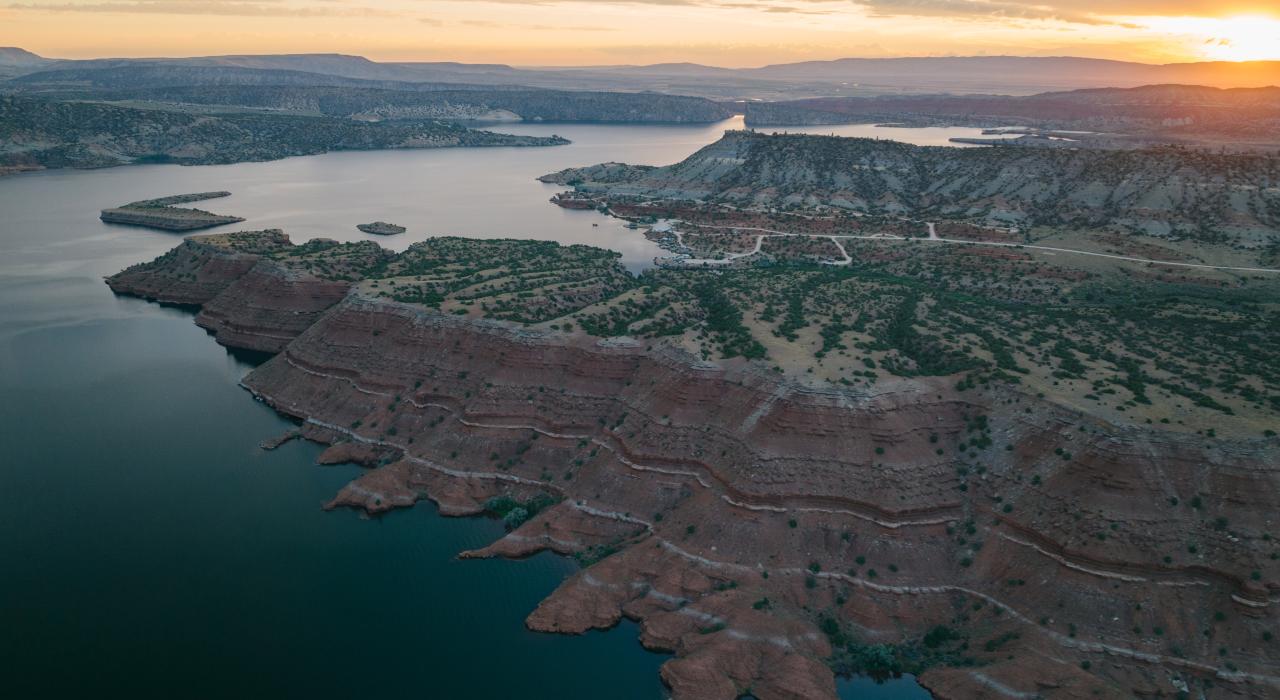 Alcova Lake 湖日出美景 Alcova Lake 湖日出美景
