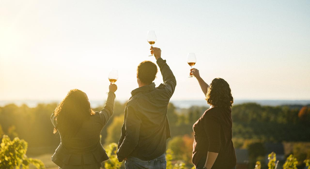 享受密西根州风味美食和特拉弗斯葡萄酒海岸全景 享受密西根州风味美食和特拉弗斯葡萄酒海岸全景