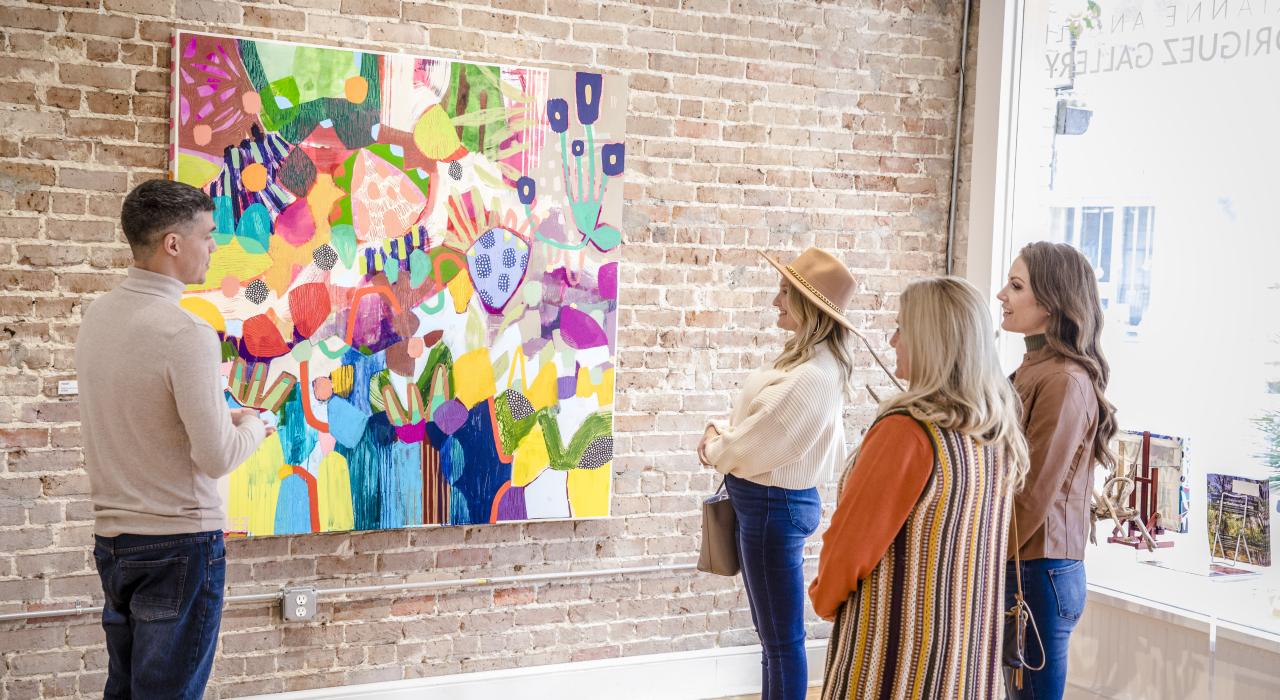 卡温顿的 Marianne Angeli Rodriguez 艺廊上充满活力的作品 卡温顿的 Marianne Angeli Rodriguez 艺廊上充满活力的作品