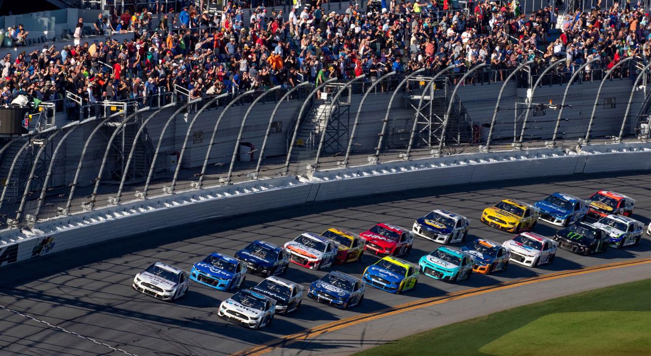 一年一度激情十足的代托纳 500 全国运动汽车竞赛 一年一度激情十足的代托纳 500 全国运动汽车竞赛