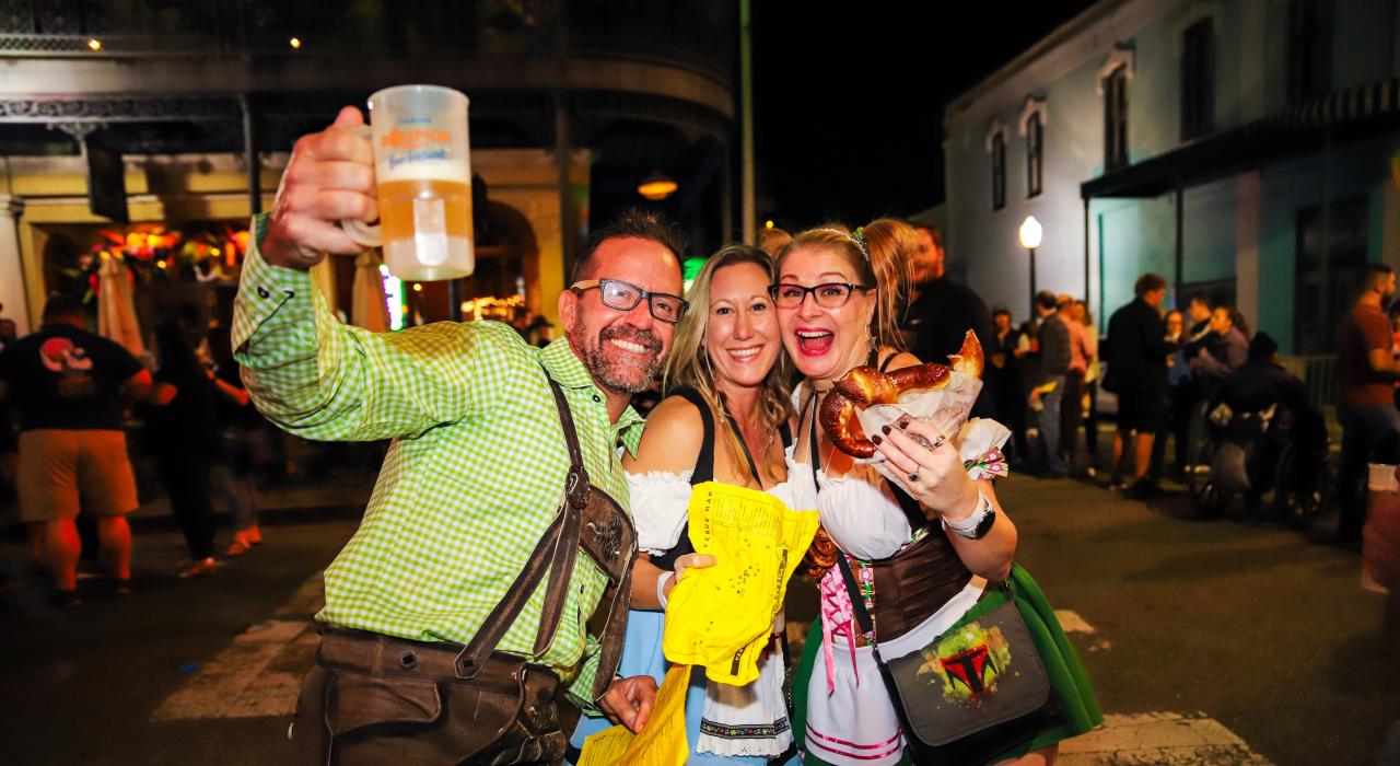 欢庆多芬街啤酒节 欢庆多芬街啤酒节