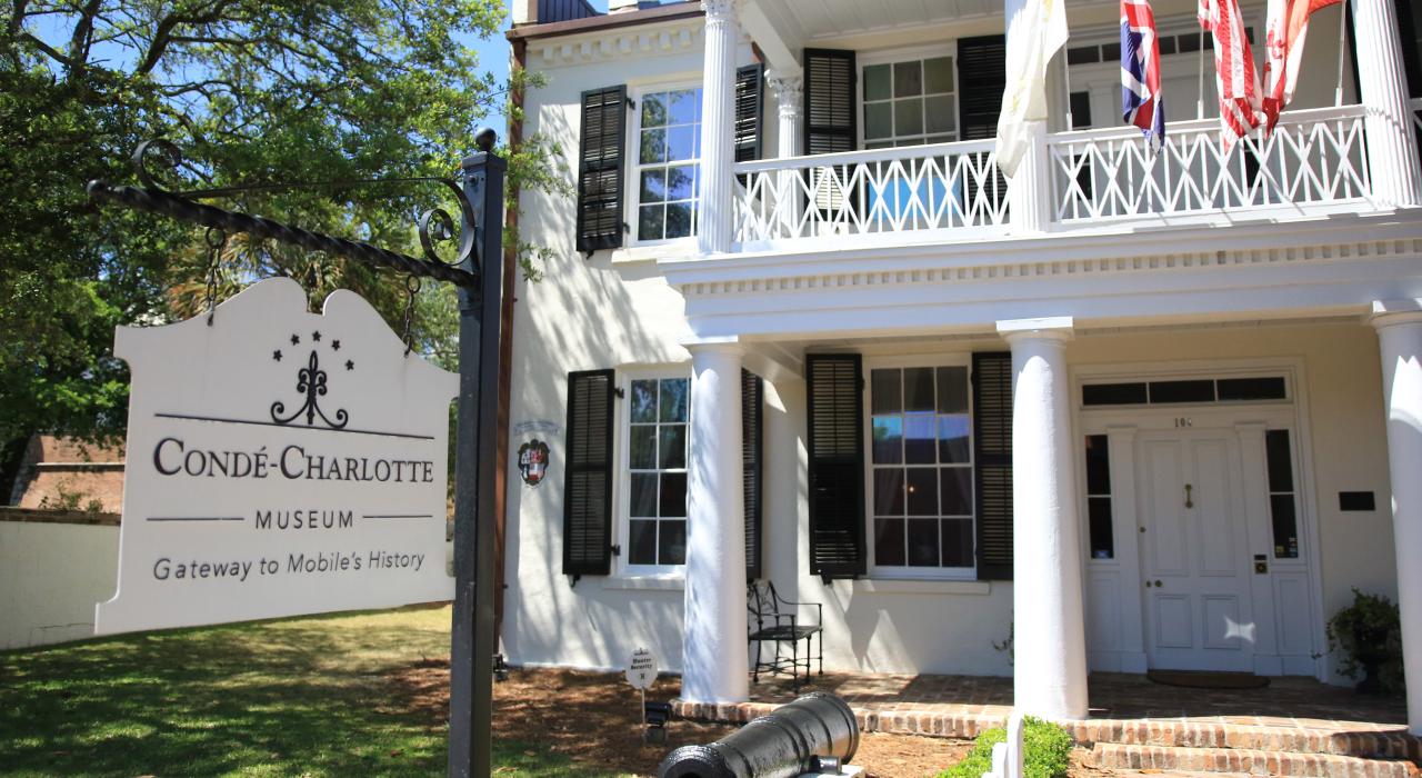 历史悠久的康德·夏洛特博物馆外观 历史悠久的康德·夏洛特博物馆外观