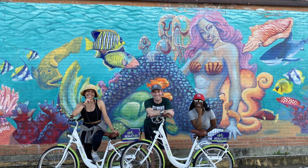 在德克萨斯州博蒙特骑行观赏壁画