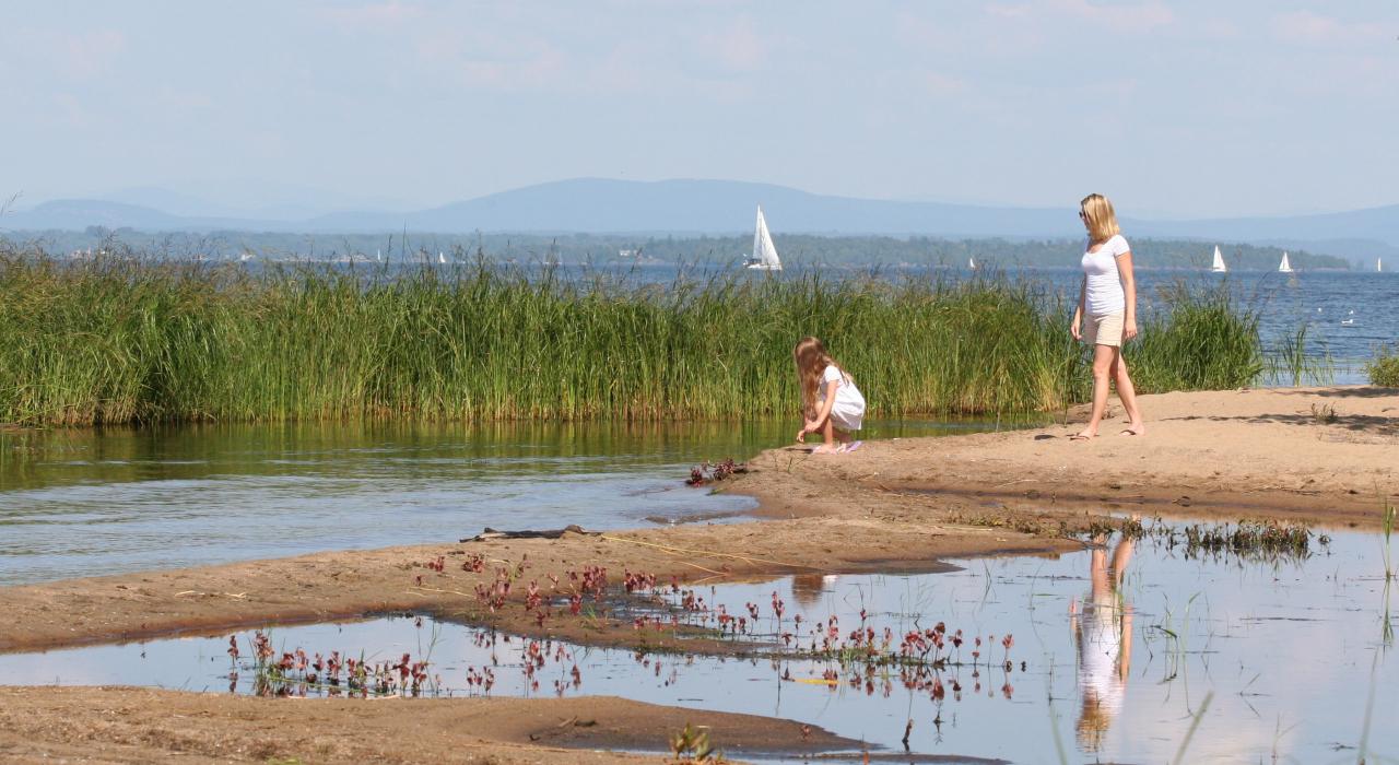 奥萨布尔角露营地 (Ausable Point Campground) 的田园风光 奥萨布尔角露营地 (Ausable Point Campground) 的田园风光